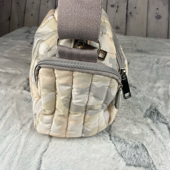Time and Tru soft pastel camo crossbody quilted purse. - Picture 3 of 13